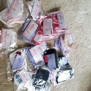 V String collection (25 pieces)